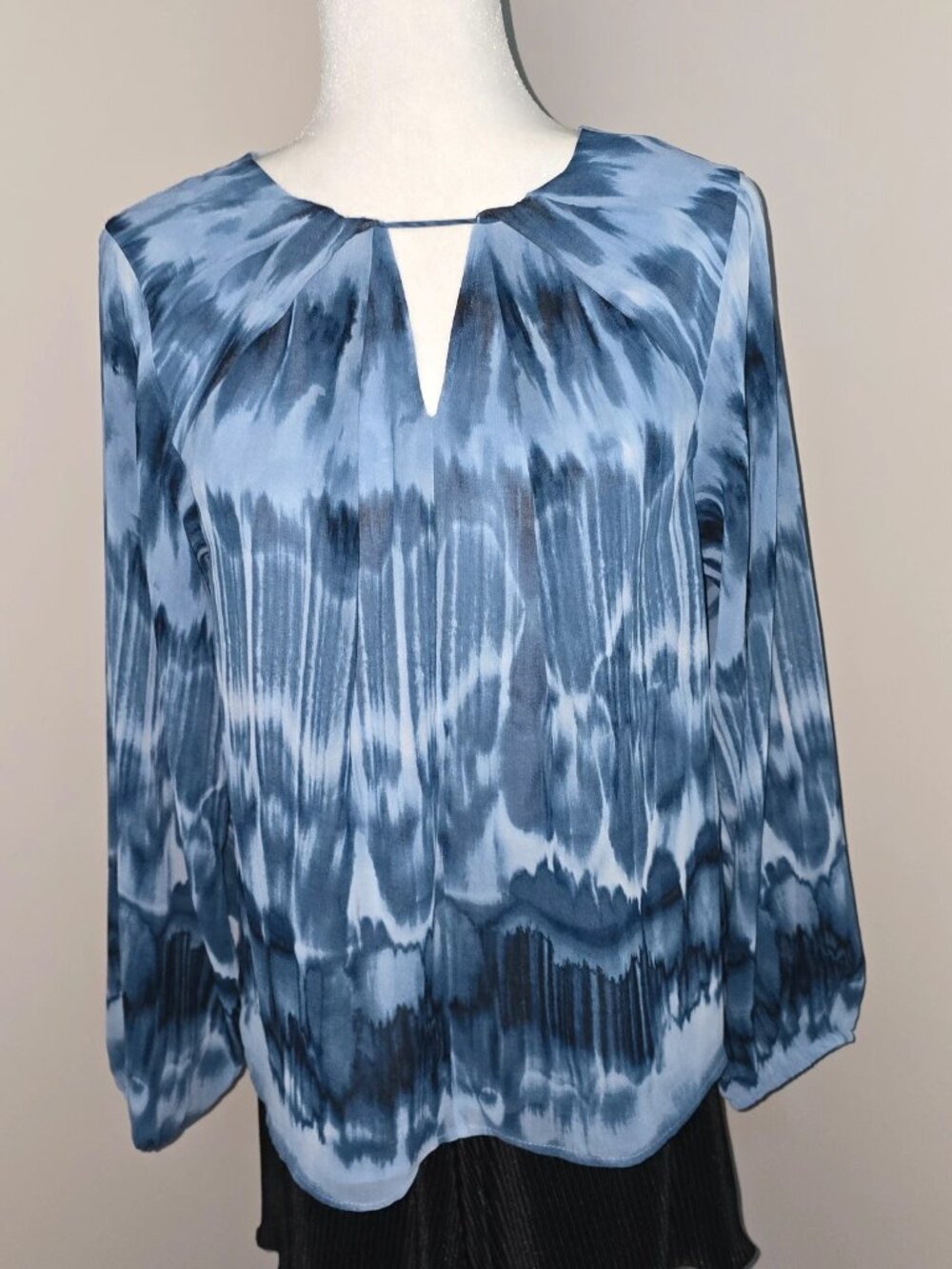 Calvin Klein abstract tie dye keyhole neck blouse long sleeve blue